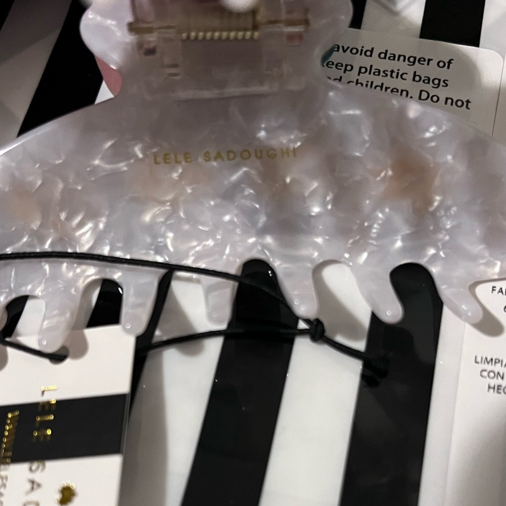 LELE SADOUGHI NWT AUTHENTIC LARGE EMBELLISHED MOTHER-OF-PEARL ACETATE CLAW CLIP - Picture 5 of 12
